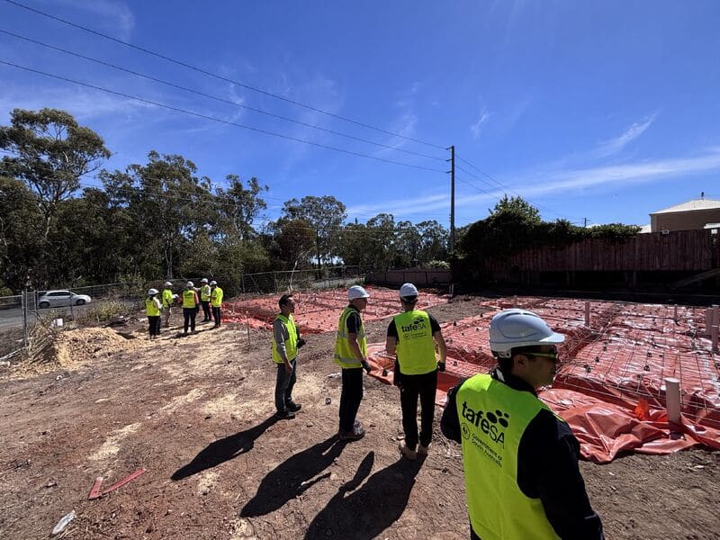 Peter demonstrating steel reinforcement detail to TAFE SA students at Vista footing stage